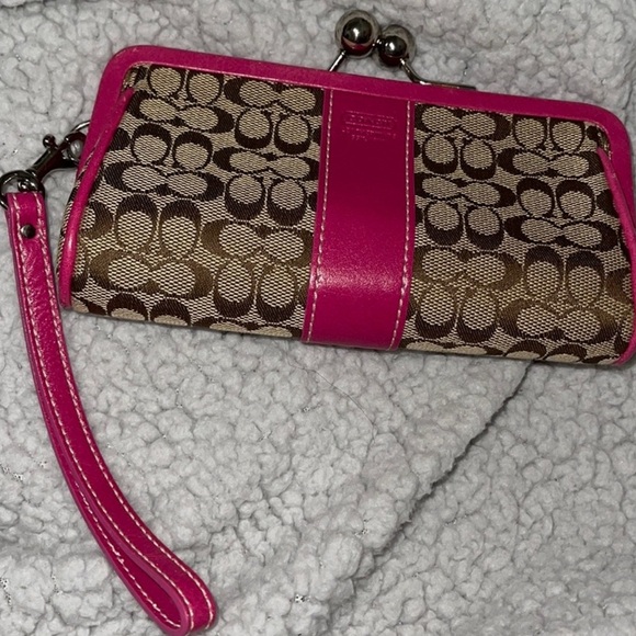 Coach Clutch Wristlet EXTREMELY RARE - Picture 9 of 10